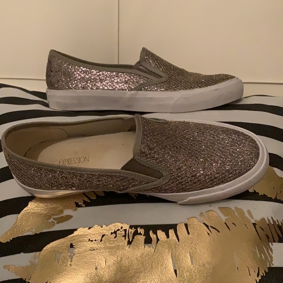 Sparkly slip on sneakers for women size 6 - Picture 4 of 8